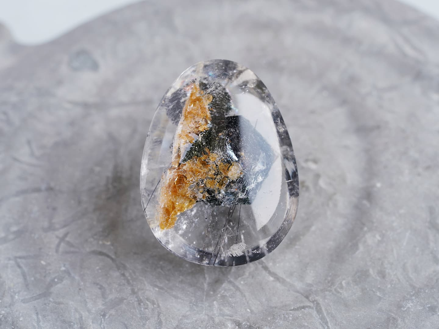 Biotite in quartz 17.34 /バイオタイト・イン・クォーツ | Hariqua-パワーストーンジュエリー-