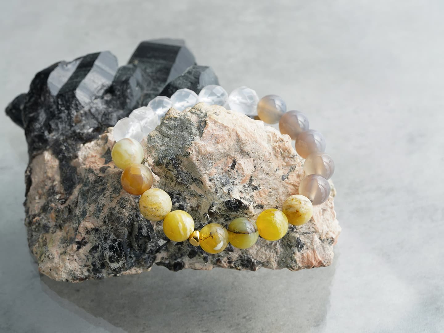 Dendritic yellow opal × Milky quartz × Gray chalcedony bracelet /デンドリティック イエローオパール、ミルキークォーツ Hariqua-パワーストーンジュエリー-