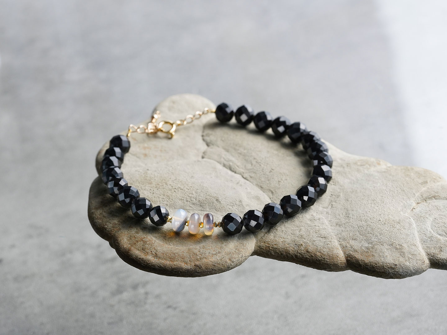 Morion × Black opal bracelet /モリオン、ブラックオパール | Hariqua