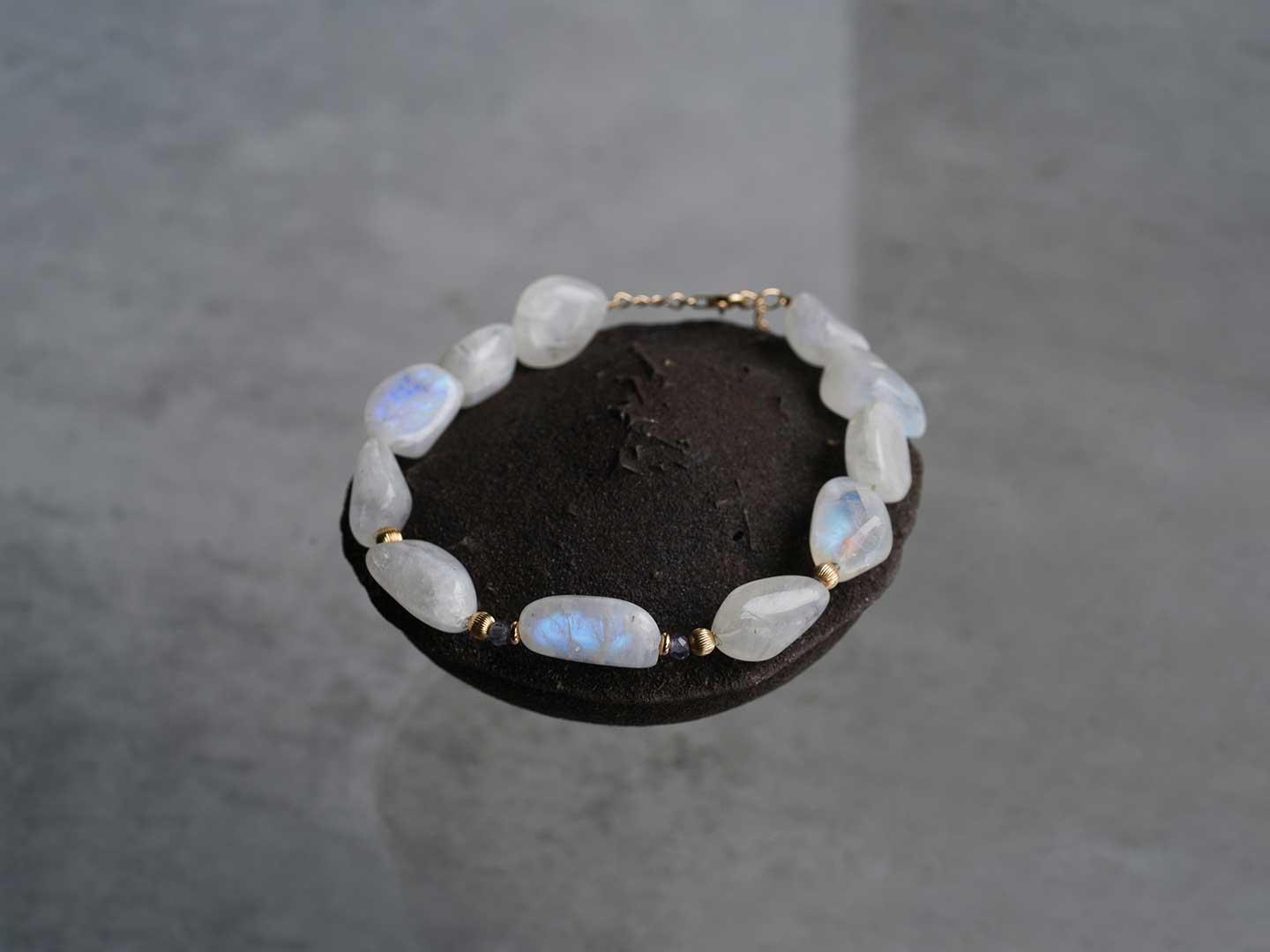 Rainbow moonstone × Iolite bracelet /レインボームーンストーン.
