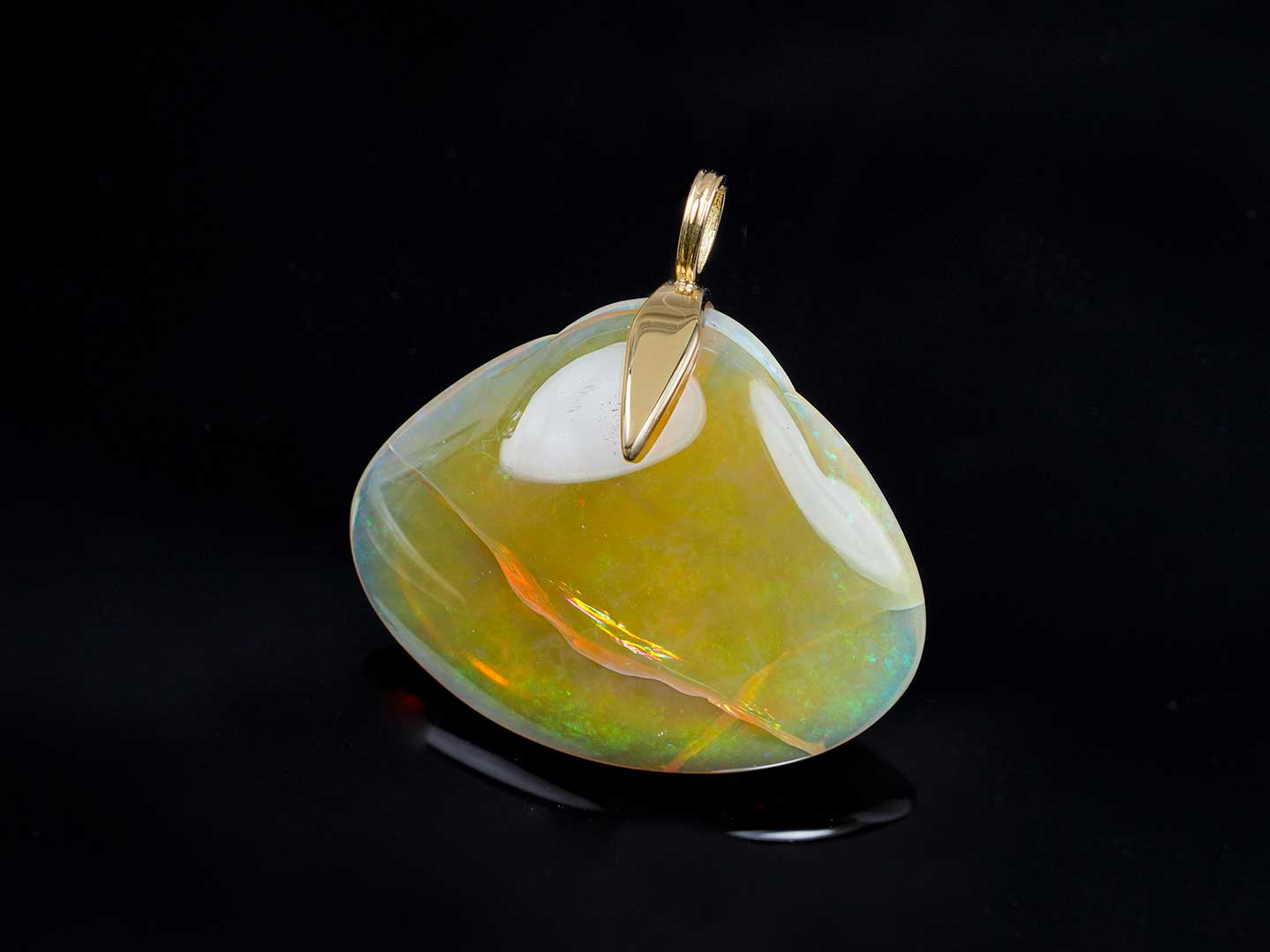 Shell crystal opal charm 37.73 /貝クリスタルオパール | Hariqua