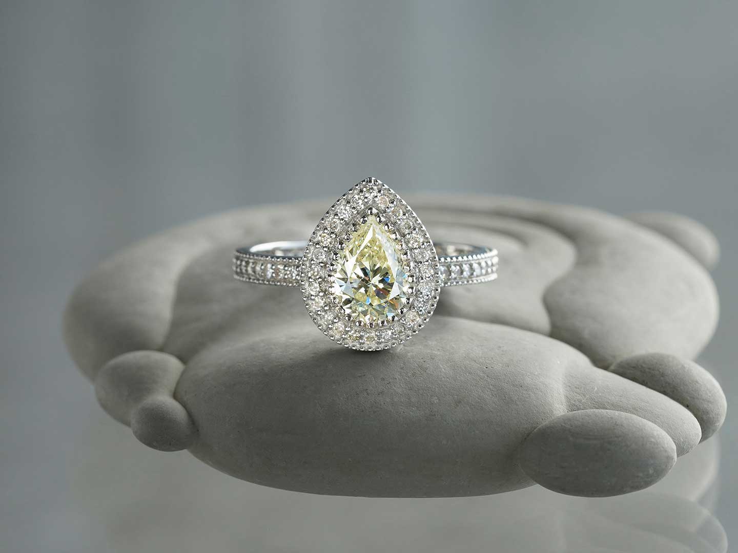Yellow diamond × Diamond K18WG ring 1.39 /イエローダイヤモンド ...